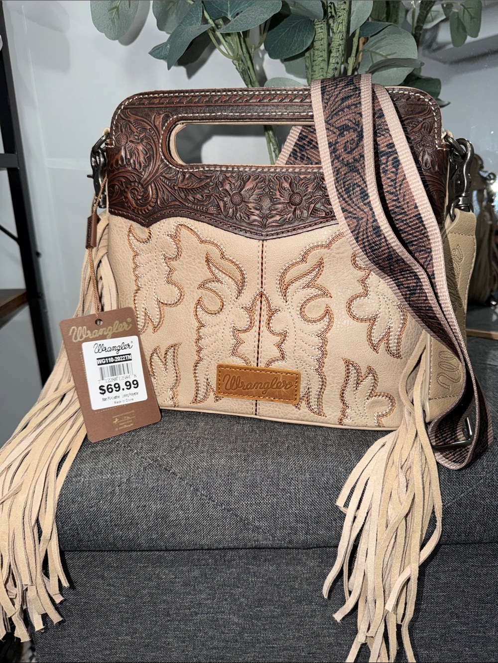 Wrangler Two-Tone Western Fringe Crossbody Bag - Beige & Brown